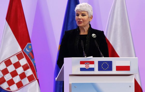 Fuente. EL PAIS. La primera ministra croata, Jadranka Kosor, durante la ceremonia de adhesión en Bruselas.